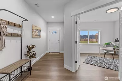 907 Orting Kapowsin Highway E, Orting, WA 98360 - Photo 10