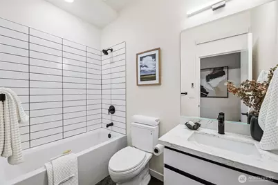 12037 Fremont Avenue N #1 & 2, Seattle, WA 98133 - Photo 30