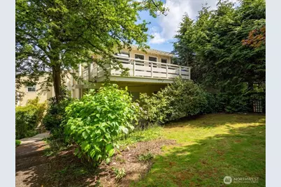 1724 26th Avenue, Seattle, WA 98122 - Photo 2
