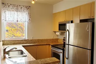 668 S Lane St, Seattle, WA 98104 - Photo 4