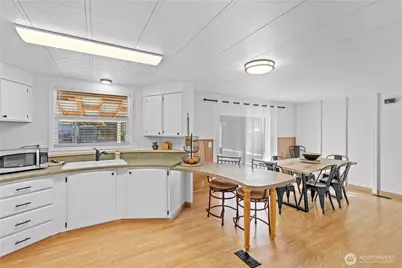 13501 Ridgewood Drive E, Bonney Lake, WA 98391 - Photo 10