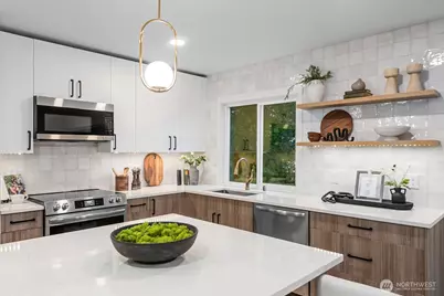 10813 24th Avenue NE, Seattle, WA 98125 - Photo 10