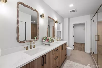 10813 24th Avenue NE, Seattle, WA 98125 - Photo 18