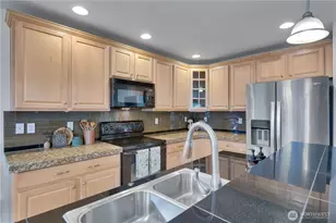 18313 101st St E, Bonney Lake, WA 98391 - Photo 12