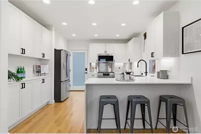 225 24th Avenue, Seattle, WA 98122 - Photo 8