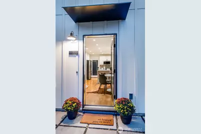 225 24th Avenue, Seattle, WA 98122 - Photo 2