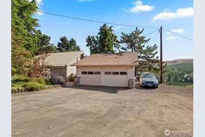 2018 Steele Road, The Dalles, OR 97058 - Photo 12