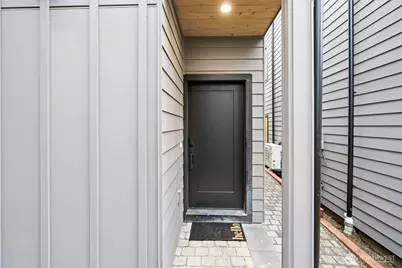 1257 NE 100th Street, Seattle, WA 98125 - Photo 2