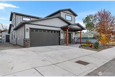 815 Highland Drive, Wenatchee, WA 98801 - Photo 2