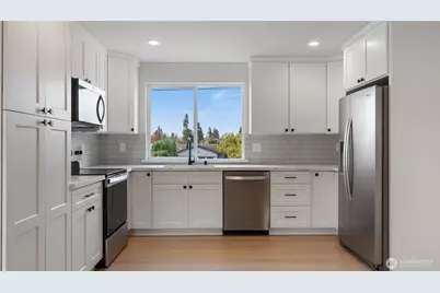 3205 19th Street #B, Everett, WA 98201 - Photo 6