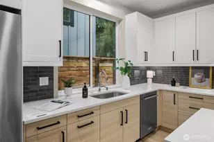 1257 NE 100th St, Seattle, WA 98125 - Photo 10