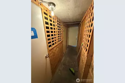 7103 Linden Avenue N #1-5, Seattle, WA 98103 - Photo 38