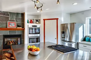 8128 High School Loop NE, Bainbridge Island, WA 98110 - Photo 16