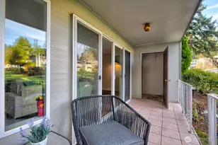 13045 15th Ave NE, Seattle, WA 98125 - Photo 2