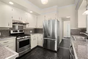 5115 S Mayflower St, Seattle, WA 98118 - Photo 8