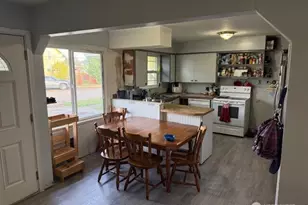 720 W Chestnut St, Centralia, WA 98531 - Photo 2