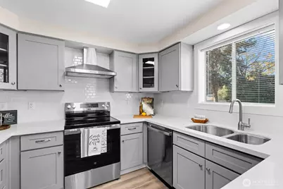 720 7th Street SW, Puyallup, WA 98371 - Photo 12