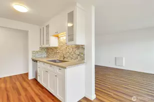 19414 Aurora Ave N, Shoreline, WA 98133 - Photo 22