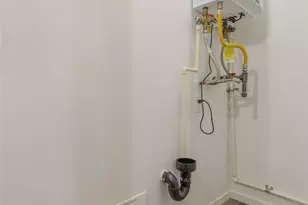 9221 Linden Ave N, Seattle, WA 98103 - Photo 28