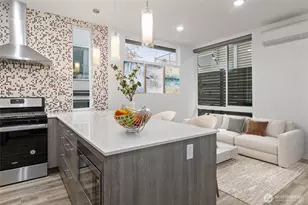 9221 Linden Ave N, Seattle, WA 98103 - Photo 4