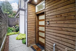 9221 Linden Ave N, Seattle, WA 98103 - Photo 2