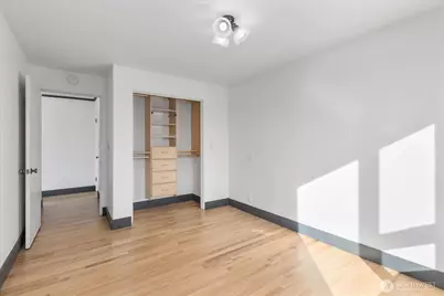 530 W Olympic Place #301, Seattle, WA 98119 - Photo 14