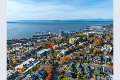 530 W Olympic Place #301, Seattle, WA 98119 - Photo 22