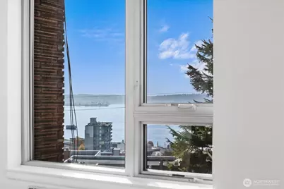 530 W Olympic Place #301, Seattle, WA 98119 - Photo 16