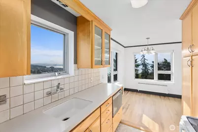 530 W Olympic Place #301, Seattle, WA 98119 - Photo 12