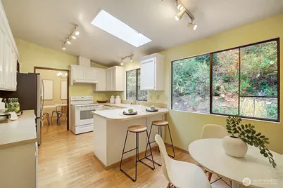 22710 2nd Avenue SE, Bothell, WA 98021 - Photo 10