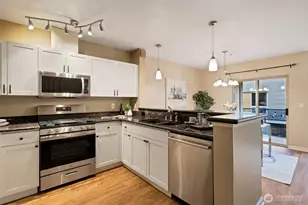 900 Aurora Ave N, Seattle, WA 98109 - Photo 10