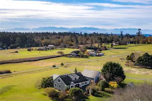 784 Windrose Dr, Coupeville, WA 98239 - Photo 2