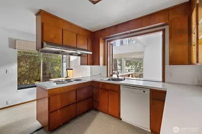 16051 SE 16th Street, Bellevue, WA 98008 - Photo 24