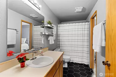 20156 Vikings Crest NE #7-304, Poulsbo, WA 98370 - Photo 18