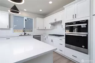 2421 SW Ridgeway Dr, Oak Harbor, WA 98277 - Photo 6