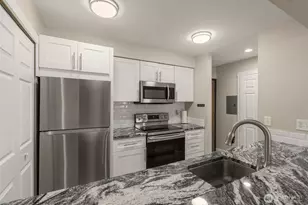 21937 7th Ave S, Des Moines, WA 98198 - Photo 4