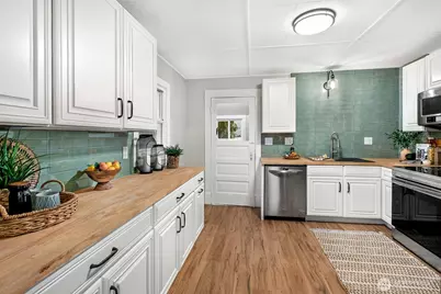 2410 Pine Street, Everett, WA 98201 - Photo 8