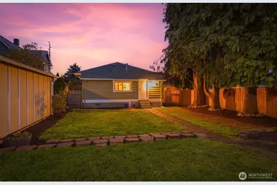 2410 Pine Street, Everett, WA 98201 - Photo 18