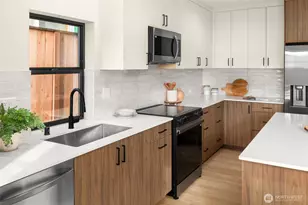 3812 S Eddy St, Seattle, WA 98118 - Photo 6