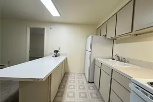 11004 NE 68th St, Kirkland, WA 98033 - Photo 8