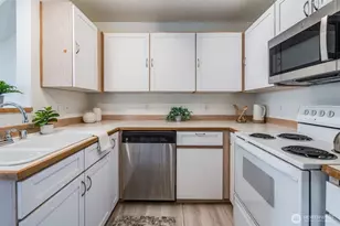 9210 Market Pl, Lake Stevens, WA 98258 - Photo 14