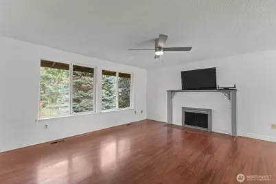 15722 16th Avenue Ct E, Tacoma, WA 98445 - Photo 2