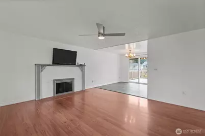 15722 16th Avenue Ct E, Tacoma, WA 98445 - Photo 4