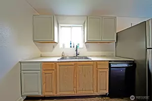 513 E 78th St, Tacoma, WA 98404 - Photo 24