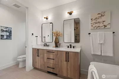 8005 131st Place NE, Kirkland, WA 98033 - Photo 38