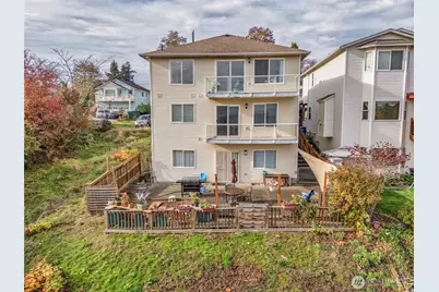 7972 39th Avenue S, Seattle, WA 98118 - Photo 2