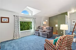 621 NE Saturn Ln, Bremerton, WA 98311 - Photo 8