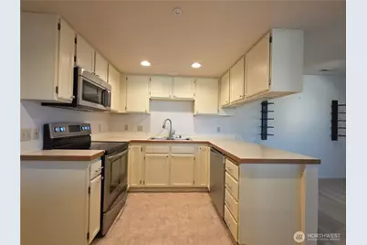 3935 226th Place SE #313, Issaquah, WA 98029 - Photo 6