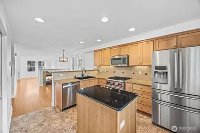 2670 SW Sylvan Heights Drive, Seattle, WA 98106 - Photo 8