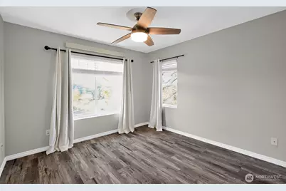 1981 24th Avenue NE #204, Issaquah, WA 98029 - Photo 12